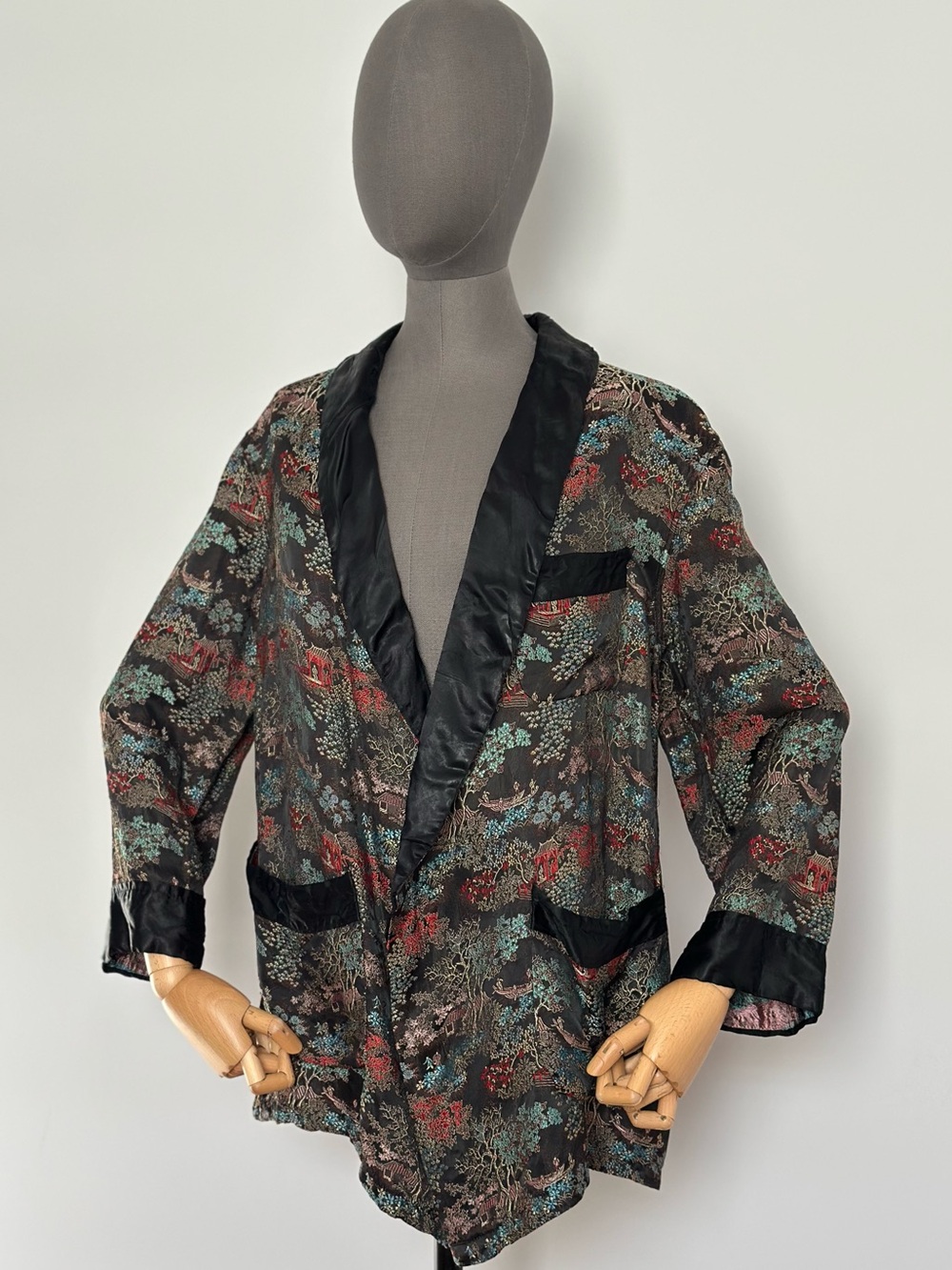 Vintage Asian Scenic Print Lounge Blazer Jacket Black Satin Trim Open Front